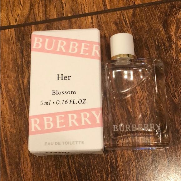 burberry her blossom 5ml